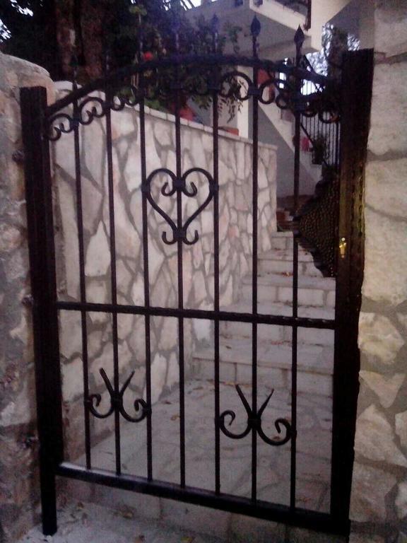 Apartmani Roganovic Luštica Εξωτερικό φωτογραφία